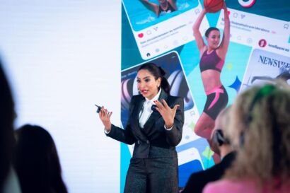 Sawsan Saad presenting in Global Women's Forum سوسن سعد تقدم عرضاً في المنتدى العالمي للمرأة